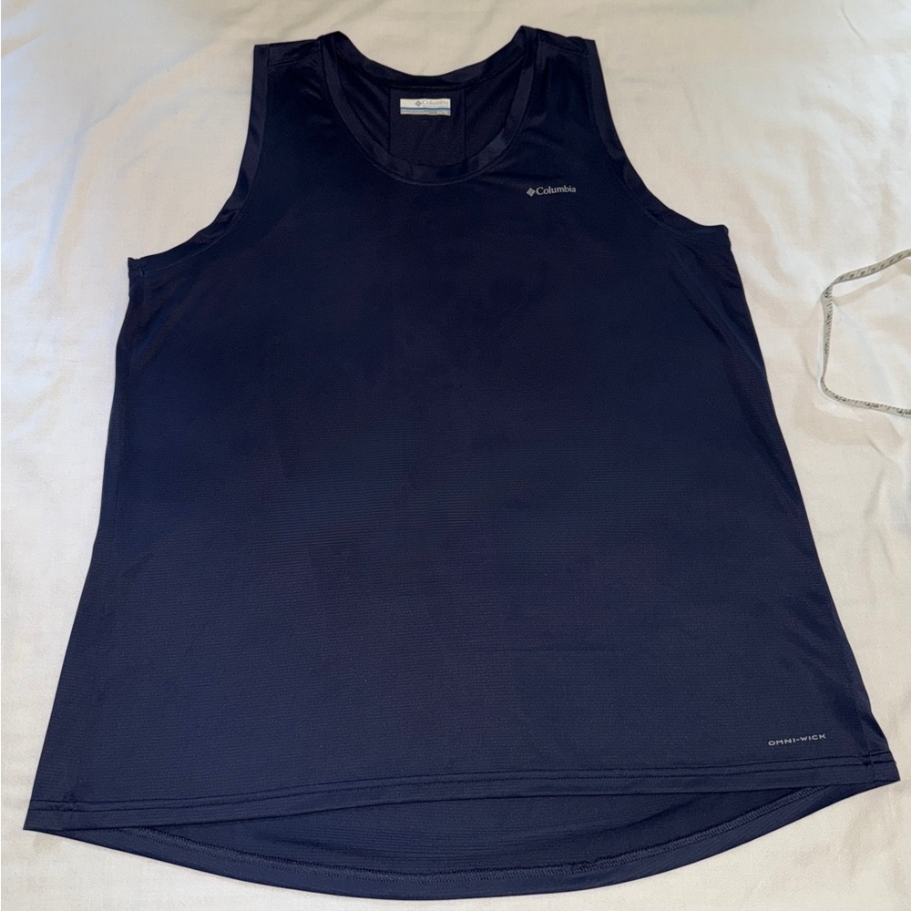 Women’s Columbia Dark Blue Razorback Top (EUC - Size XLarge)